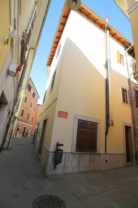 Cozy Apartments Buket In The Center Izola Extérieur photo